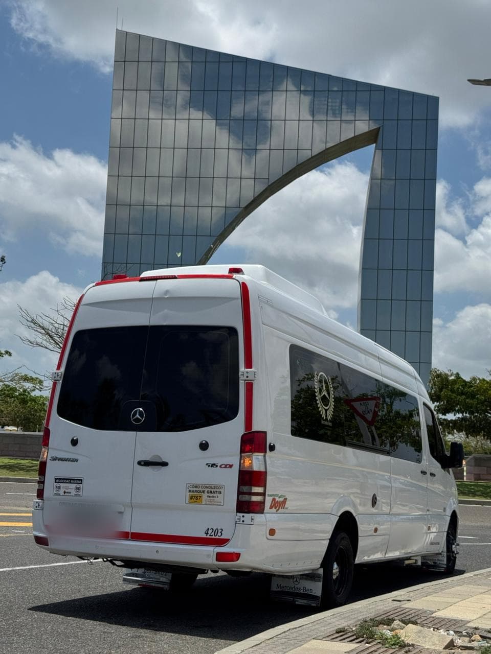 Van de Binantours para transporte de grupos en Barranquilla